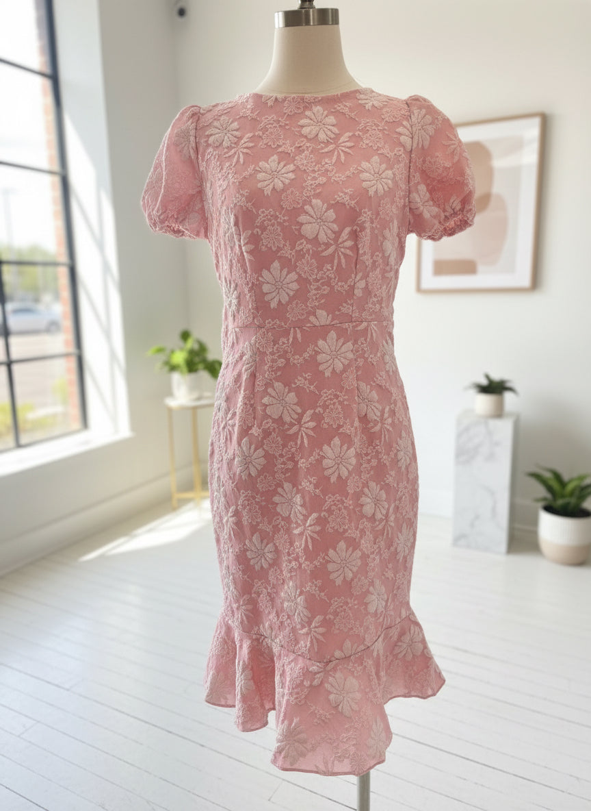 VESTIDO ROSA CON BORDADO